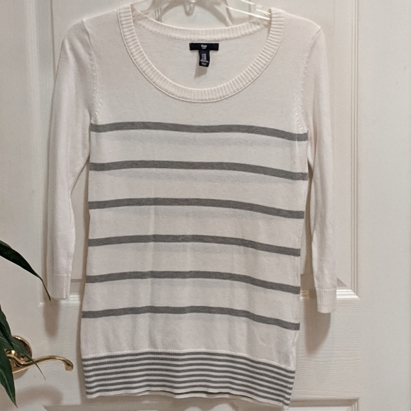 Gap Women's 3/4 Sleeve Striped Sweater Size XS - Picture 2 of 7